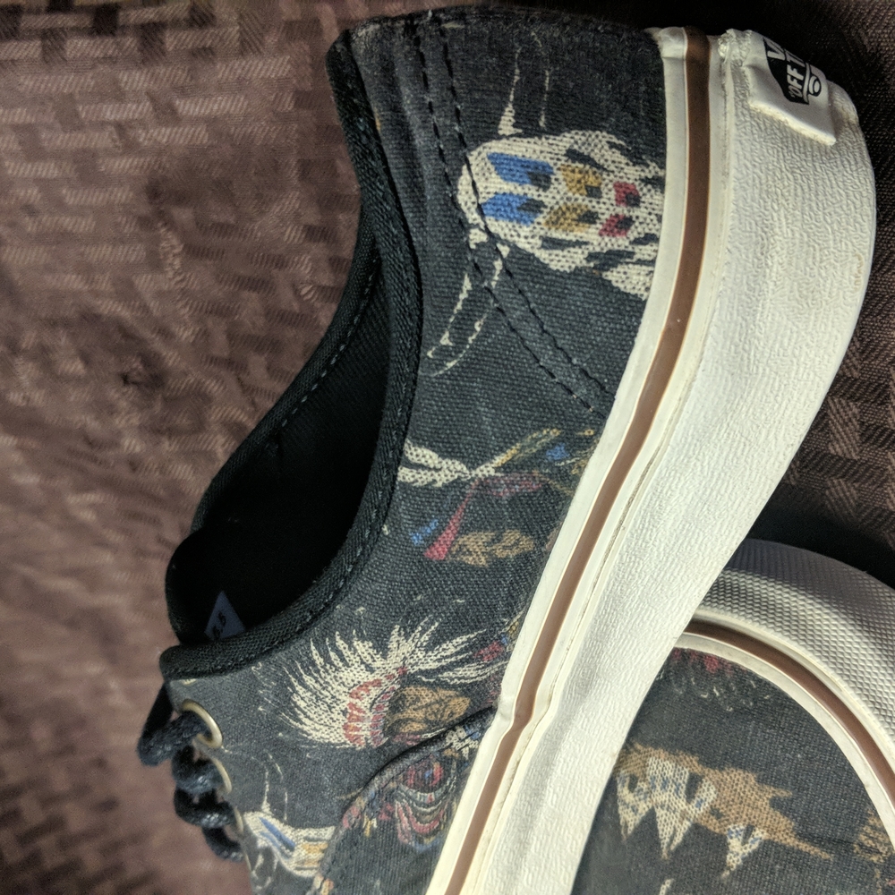 Vans - Picture 10 of 15